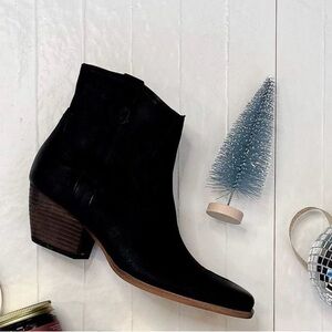 Western Silma Black Leather Booties